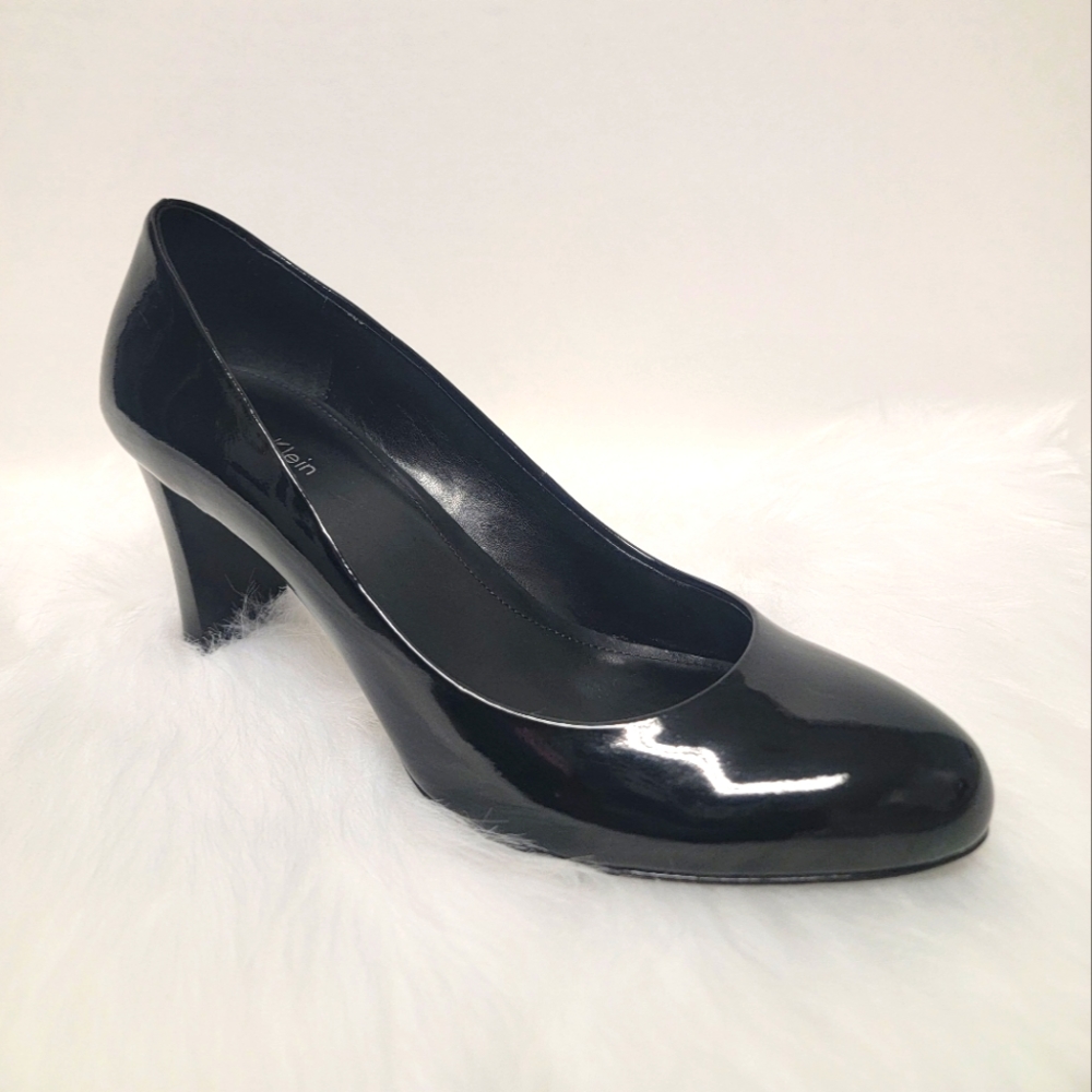 Calvin Klein Black Round Toe Patent Leather Pumps - 7M